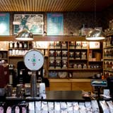Fuglen - kombinert kaffebar og vintagebutikk i Oslo - hot i Japan and London