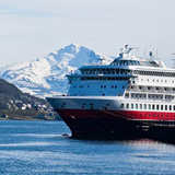 Verdens vakreste reise, sier reklamen for Hurtigruta. Og for en gangs skyld er det antagelig sant.